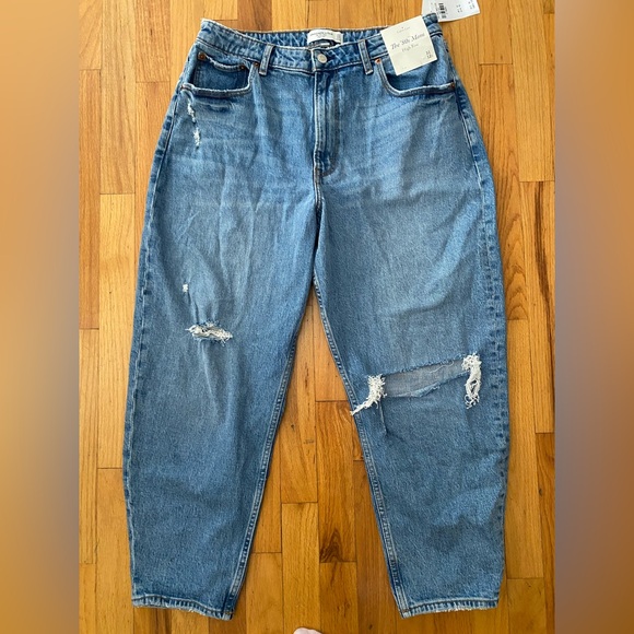 Abercrombie & Fitch Denim - Abercrombie & Fitch The 80s Mom High Rise Curve Love